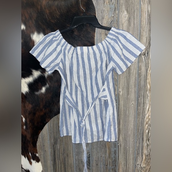 Off the Shoulder size small lightweight blue striped tie back blouse - Picture 4 of 5